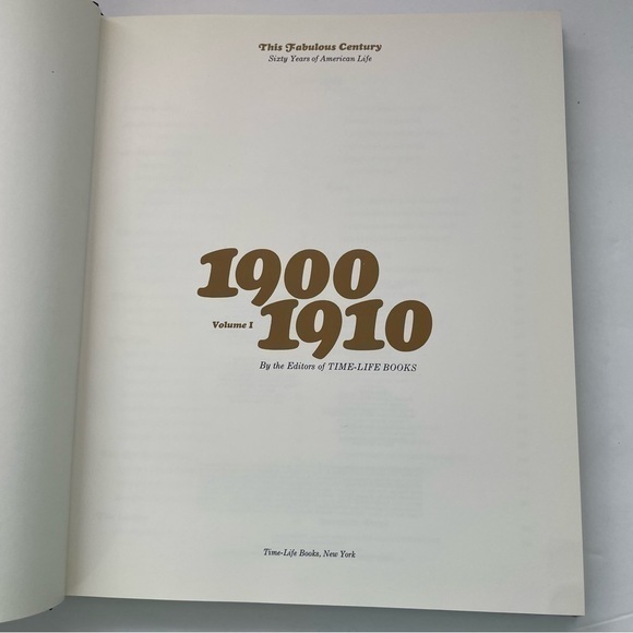 Coffee Table‎ Book - Picture 3 of 13